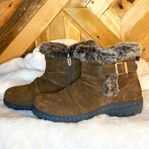KHOMBU | All Leather Lindsay Suede Boot w/ Fur | 7